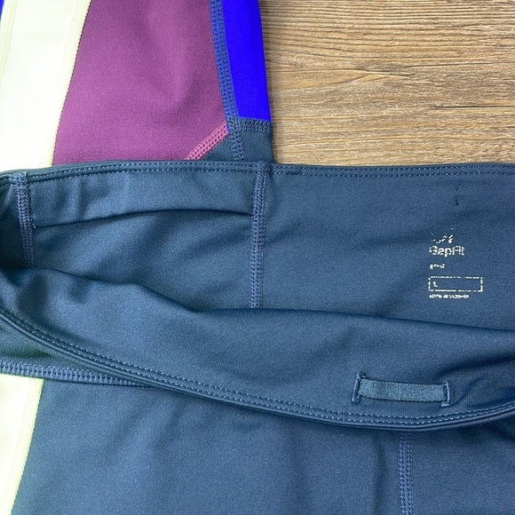 GapFit Women’s Navy Blue, GFast Color Block Crop Activewear Leggings, XL - Picture 3 of 10